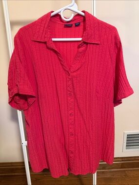 Basic Edition Woman short sleeved button front top - size 2X